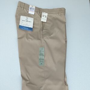 Dockers Men's Khaki Chinos